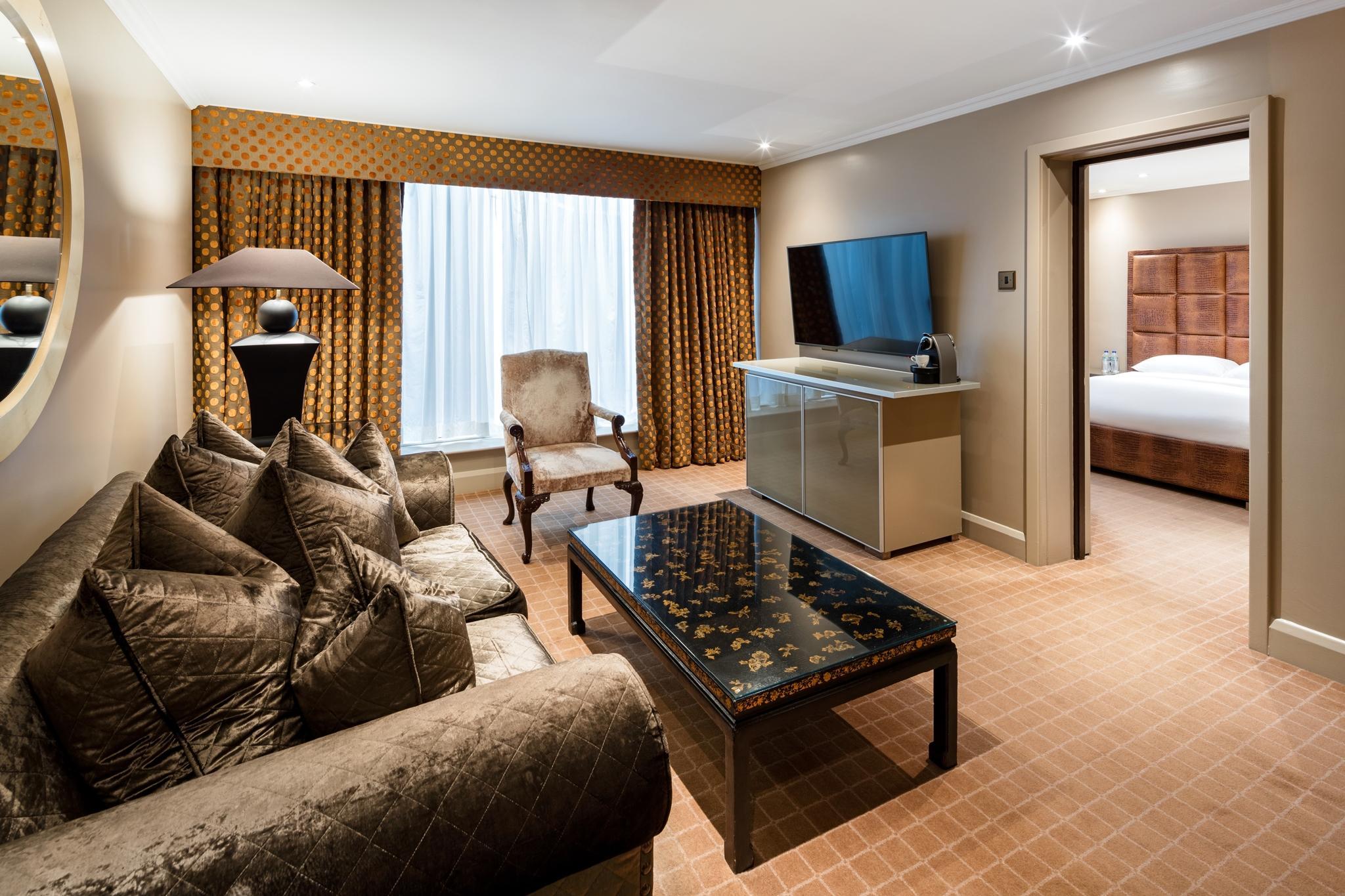 Radisson Blu Hotel, London Heathrow Хитроу Экстерьер фото