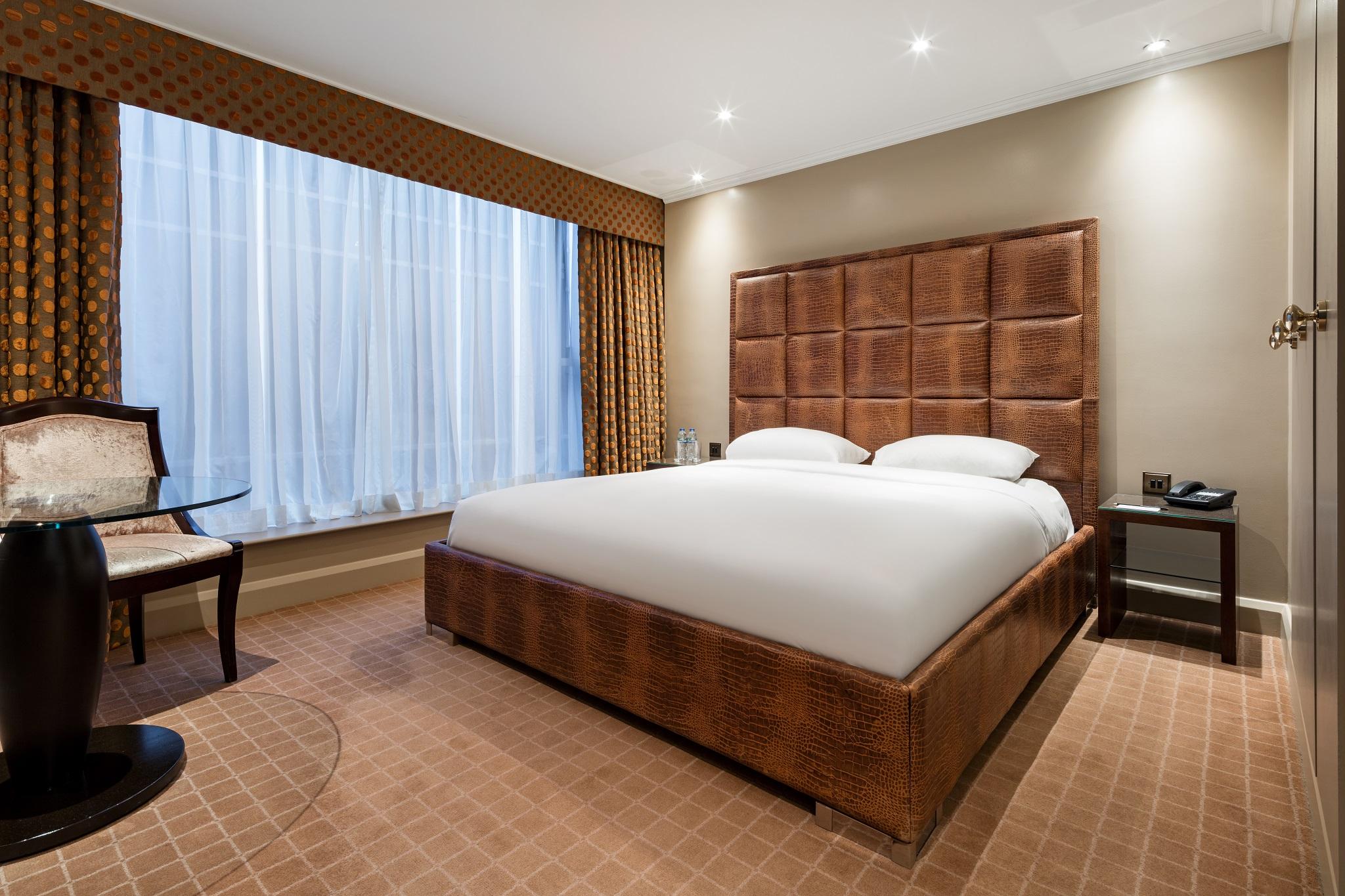 Radisson Blu Hotel, London Heathrow Хитроу Экстерьер фото