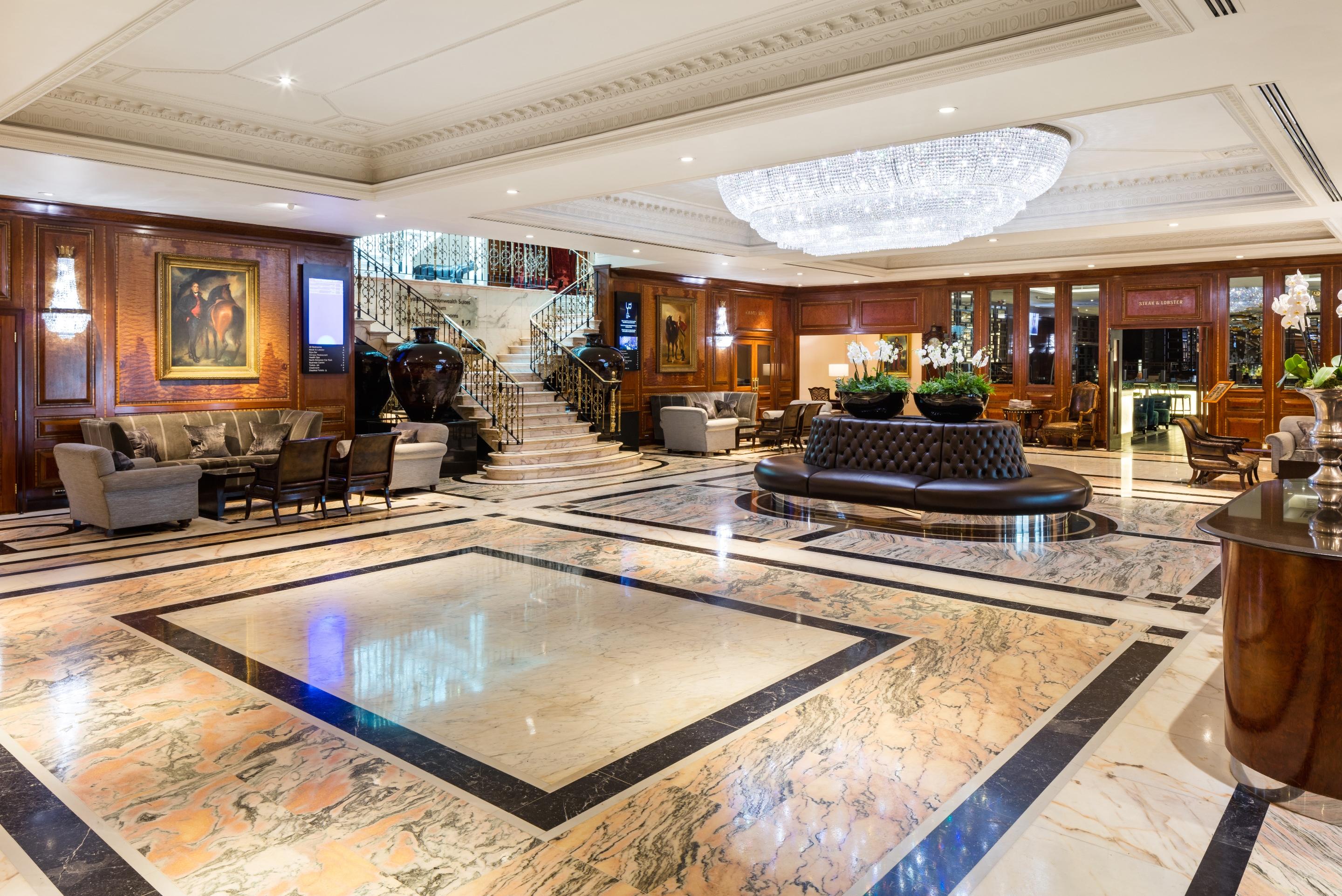 Radisson Blu Hotel, London Heathrow Хитроу Экстерьер фото