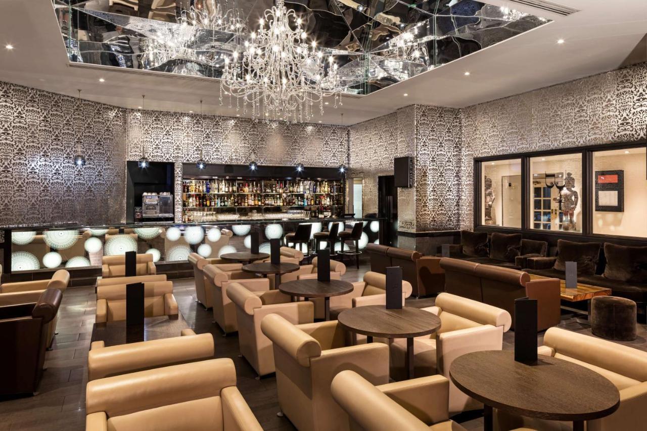 Radisson Blu Hotel, London Heathrow Хитроу Экстерьер фото